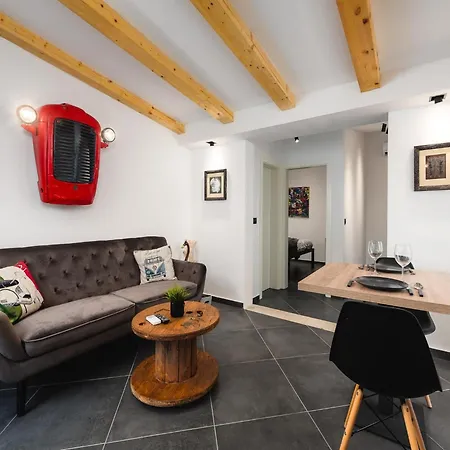 Apartman Urban Black